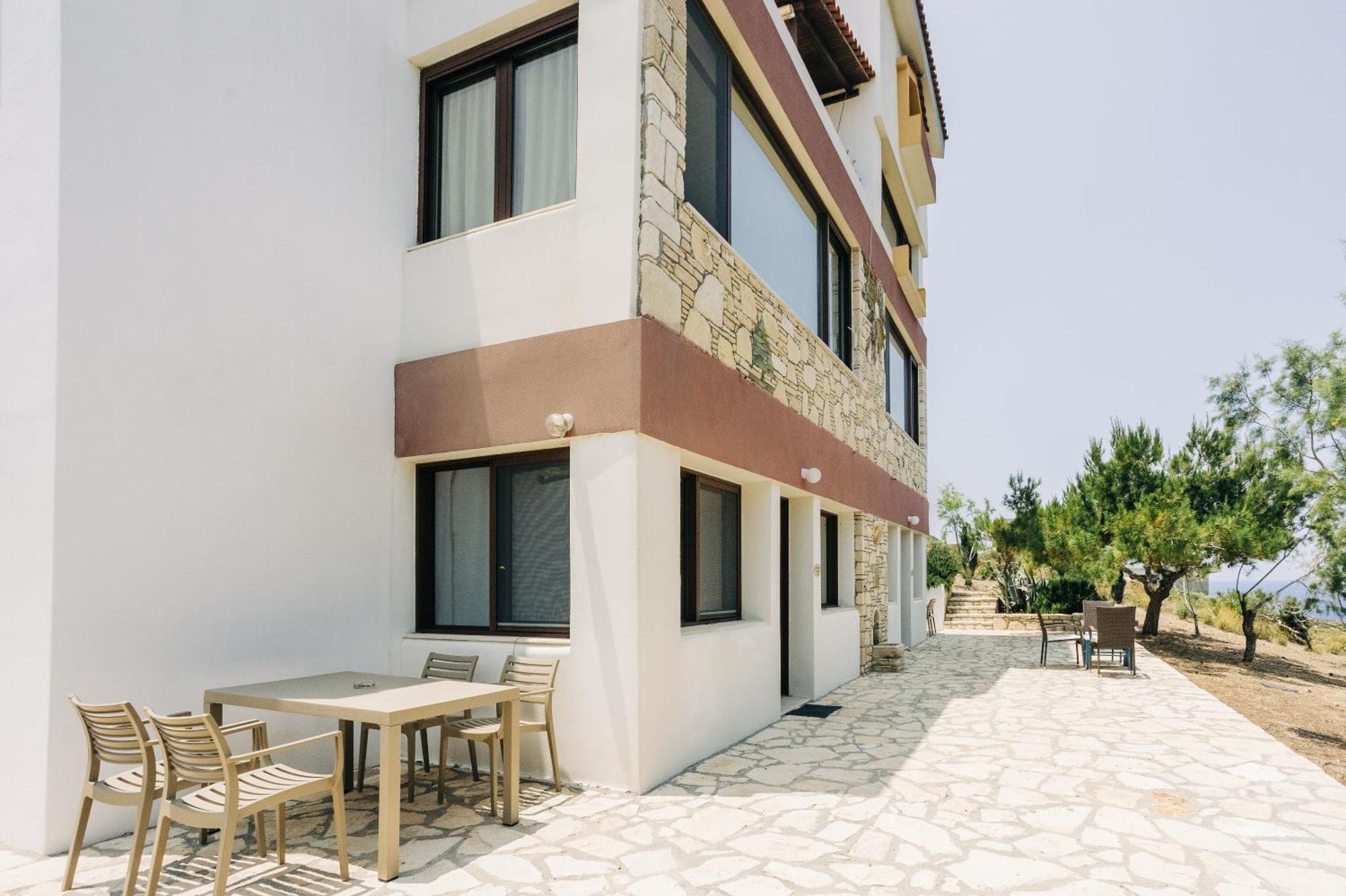 Aparthotel Iliatoras Agia Pelagia  Exterior foto