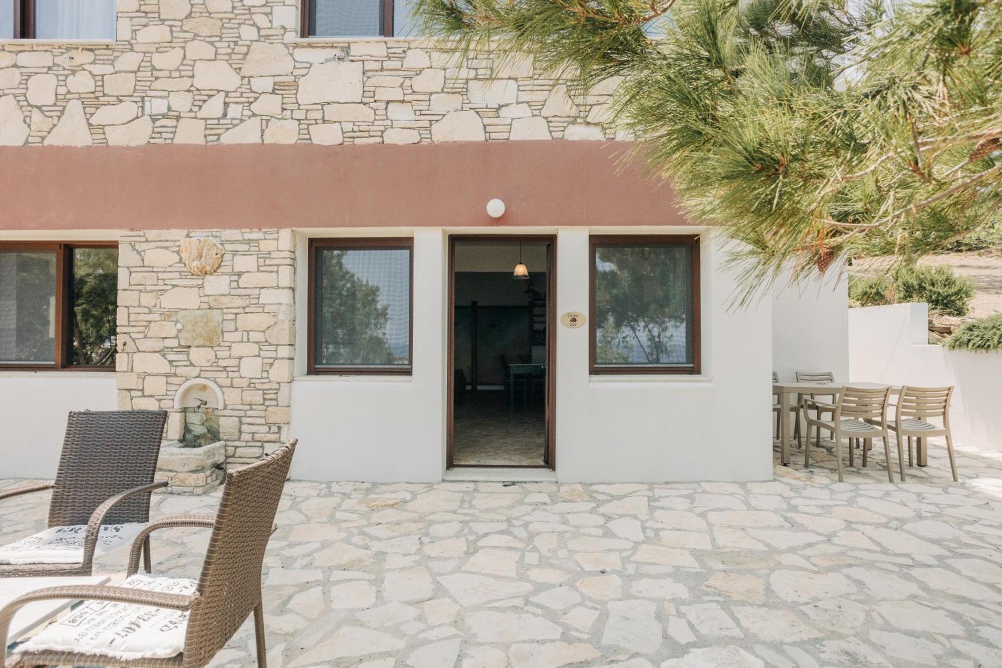 Aparthotel Iliatoras Agia Pelagia  Exterior foto