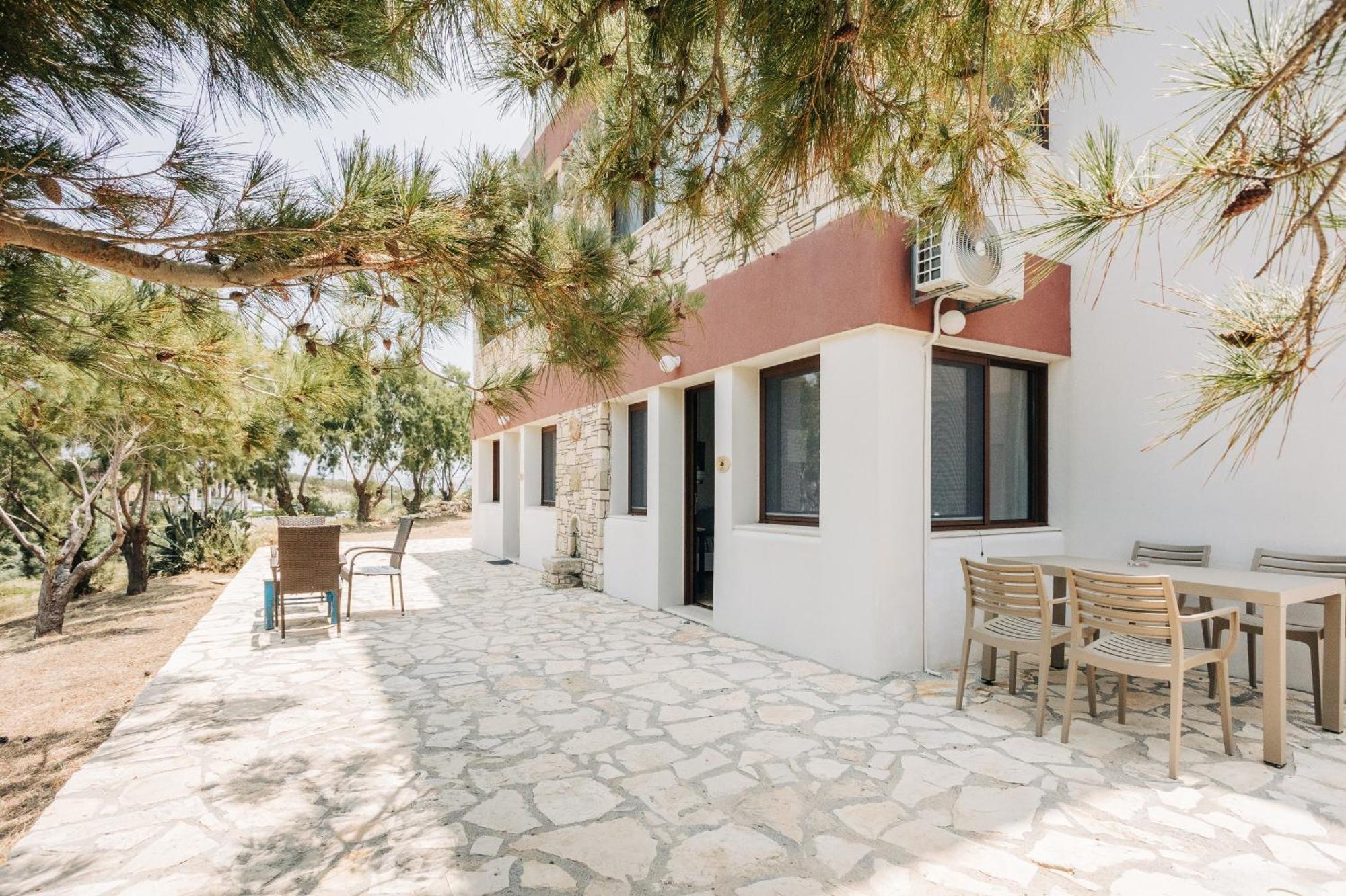Aparthotel Iliatoras Agia Pelagia  Exterior foto